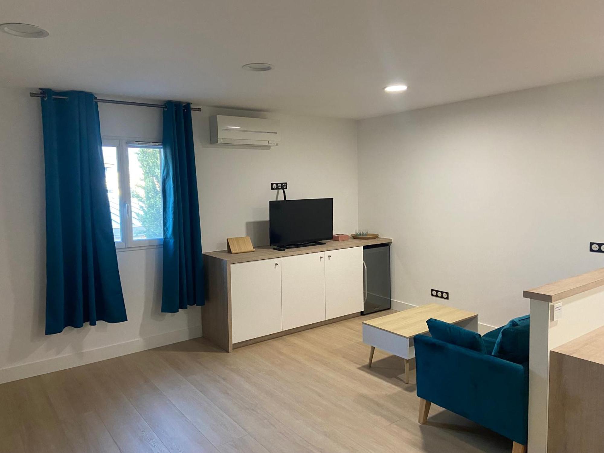 Chambre Atypique Domène Екстериор снимка